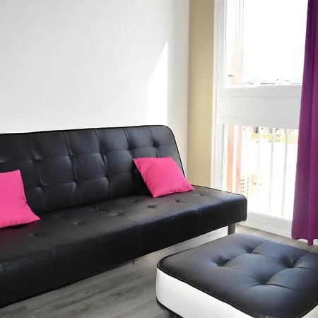 T2 En Front De A Avec Ascenseur, Animaux Admis, Proche Commerces - Fr-1-225-380 Apartment *